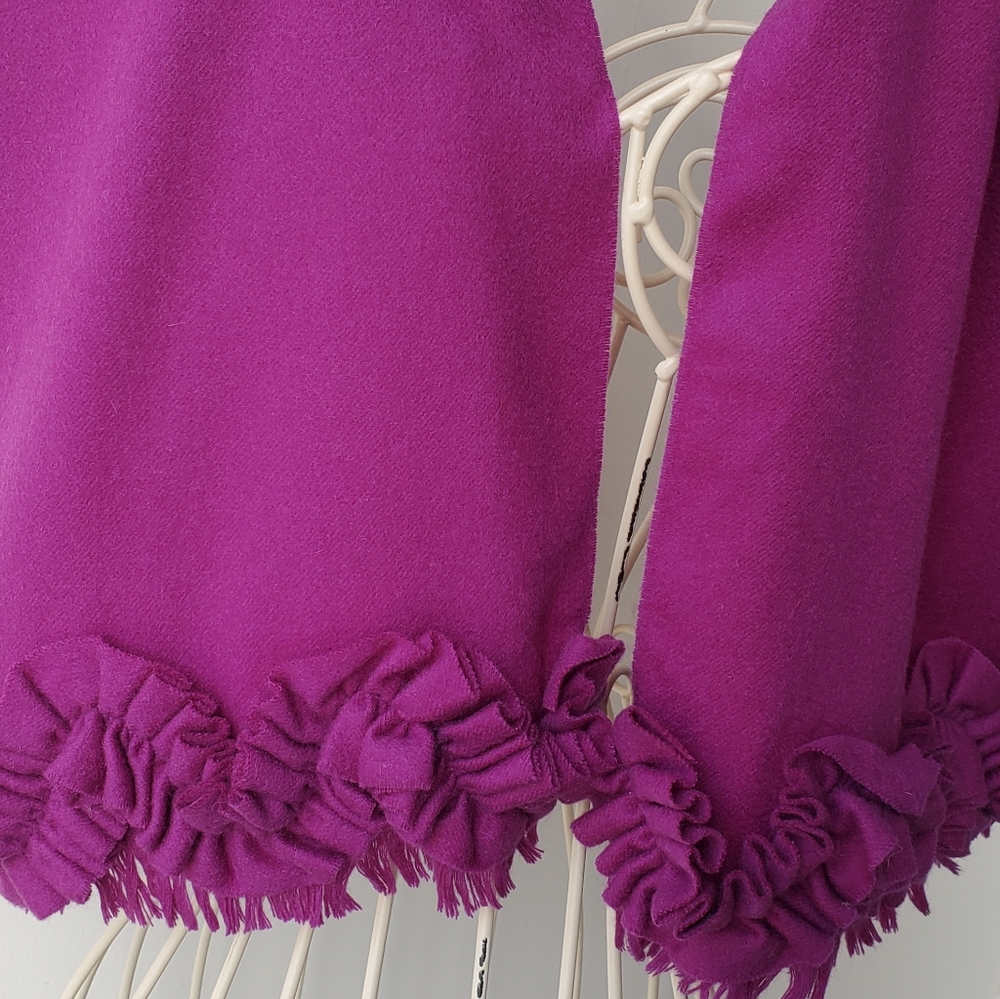 Amicale Cashmere Ruffle Scarf - Picture 4 of 5